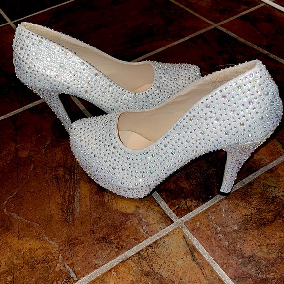 💥NWOT💥 rhinestone heels with optional straps - Picture 4 of 4
